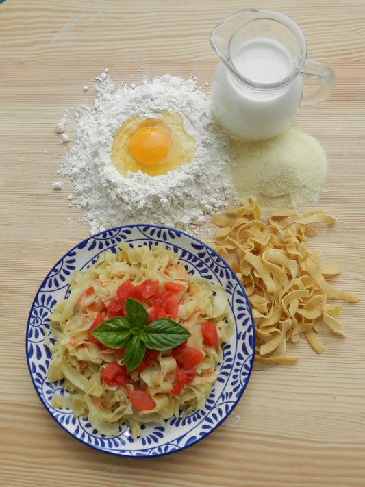 Griechische Bandnudeln „Hilopites“ mit Tomatensoße