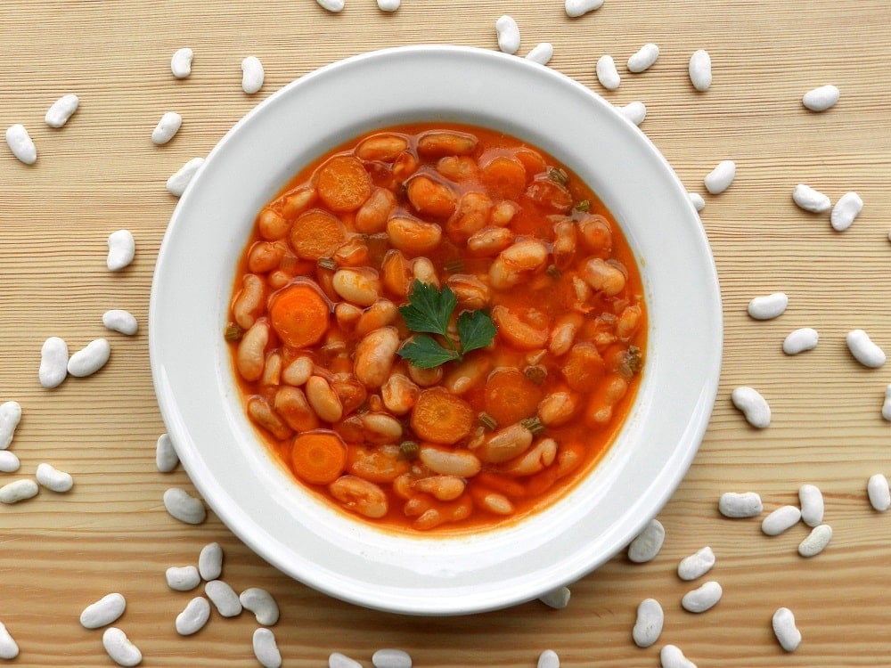 Original griechische Bohnensuppe mit Karotte