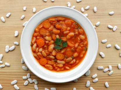 Original griechische Bohnensuppe mit Karotte