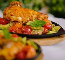 kotopoulo-sto-xarti-me-paprika-moustarda